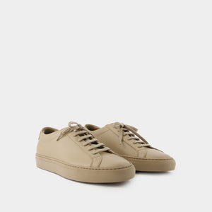 COMMON PROJECTS Classic Low-Top Sneakers