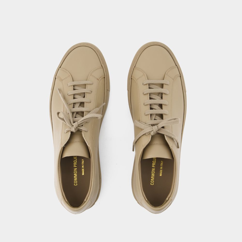 COMMON PROJECTS Classic Low-Top Sneakers