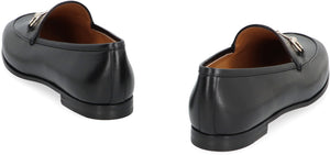 GUCCI Elegant Leather Loafers for Women