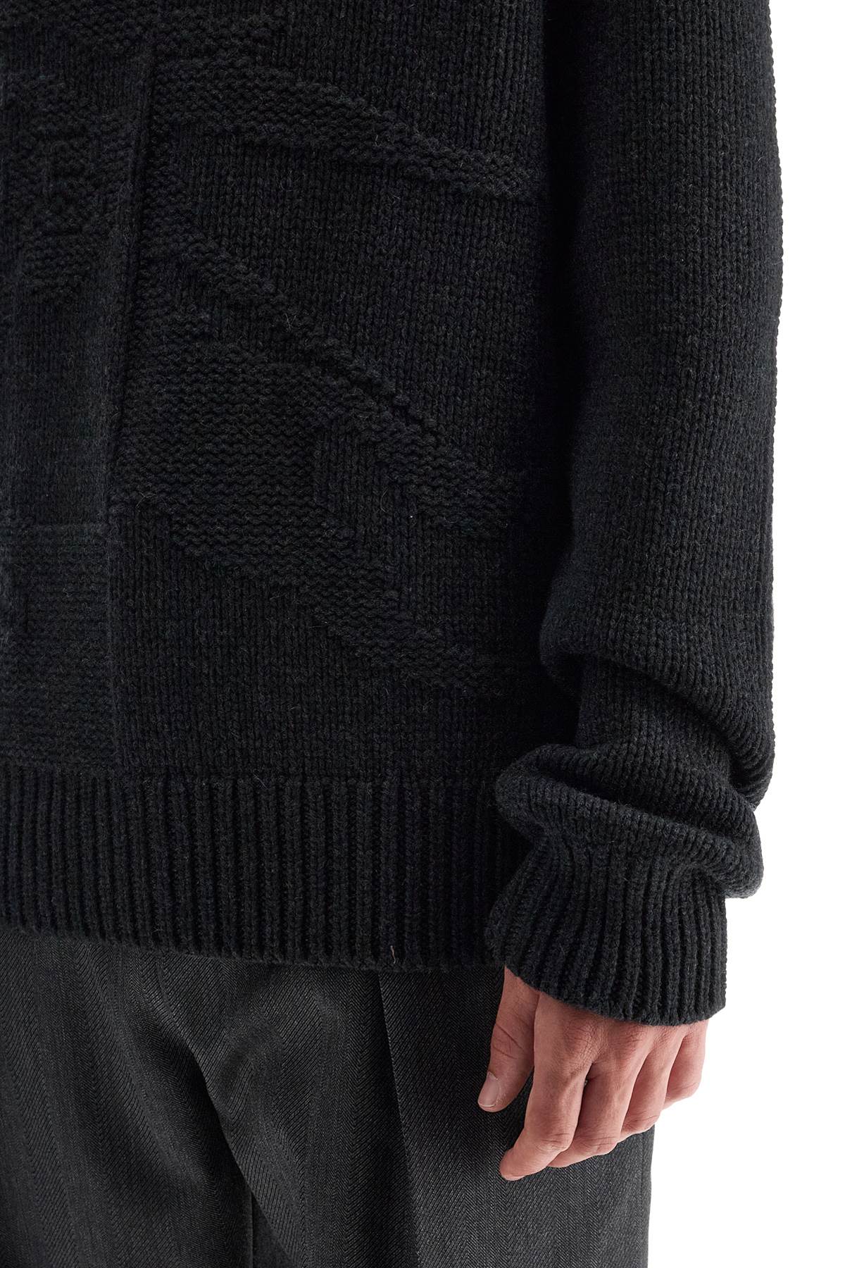 BURBERRY Luxurious Cashmere Crew Neck Sweater with EKD Pattern