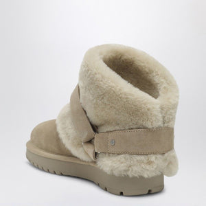 BURBERRY Chic Beige Snow Boots with Shearling and Suede