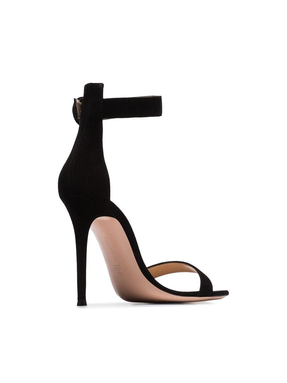 GIANVITO ROSSI Classy Black Sandals for Women in SS23