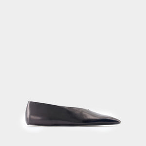 JIL SANDER Sleek Black Ballerina Shoes for Women - SS24 Collection