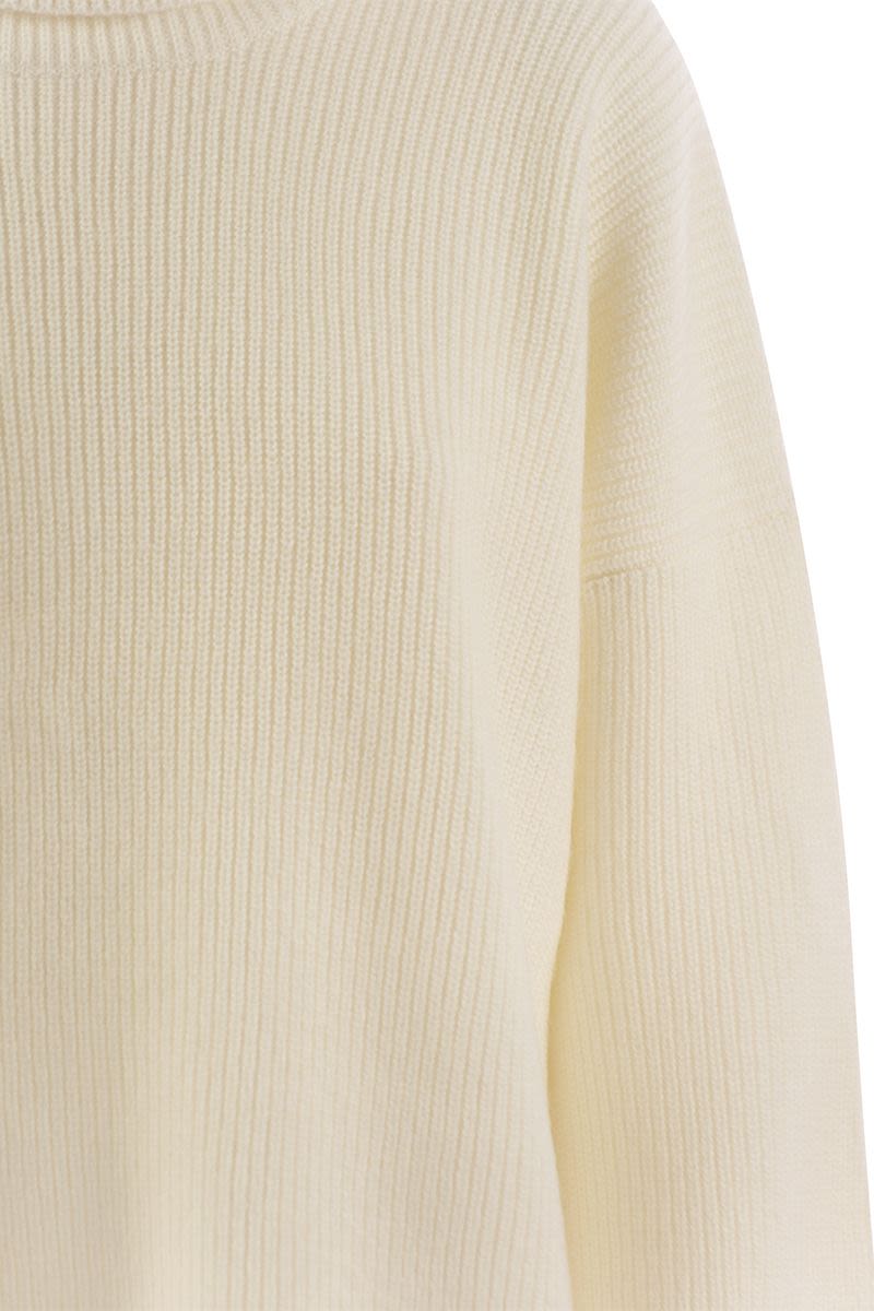 FABIANA FILIPPI Chic Boxy Cropped Turtleneck Sweater