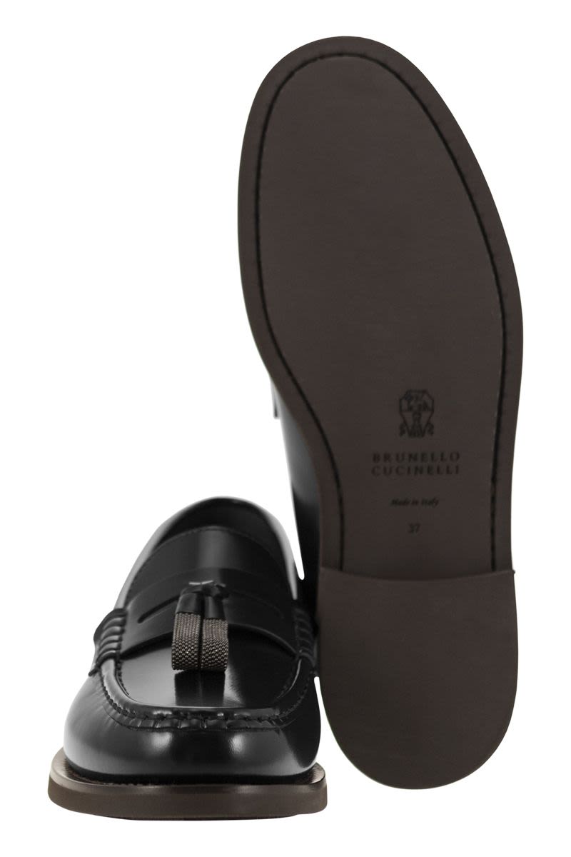 BRUNELLO CUCINELLI Elegant Calfskin Moccasins with Shiny Tassels