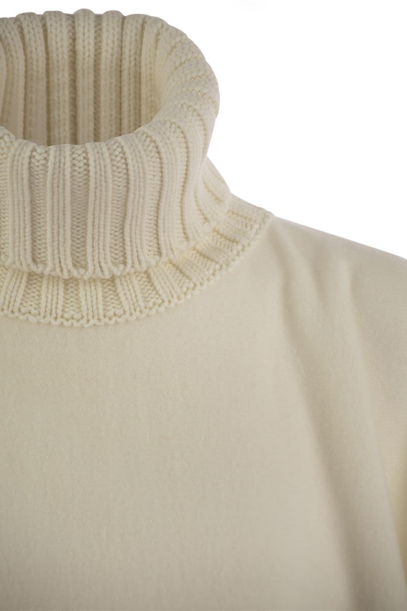 FABIANA FILIPPI Luxurious Wool, Silk & Cashmere Turtleneck Cape