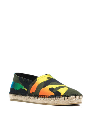 VALENTINO GARAVANI Mens Espadrilles in Multicolored Nero and Naturale for Spring/Summer 2024