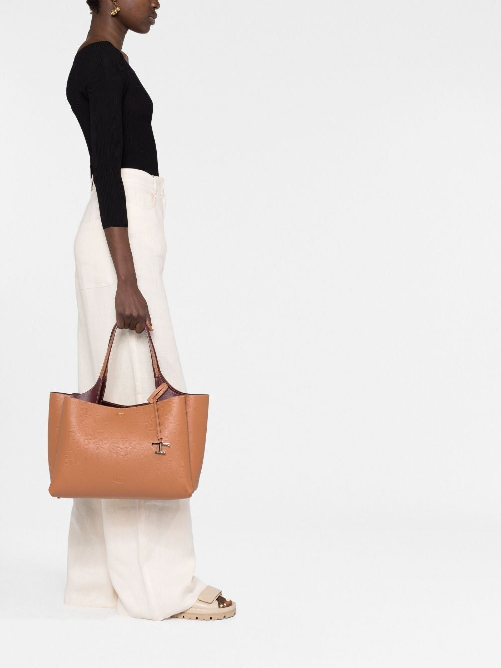 TOD'S Elegant Medium Leather Tote