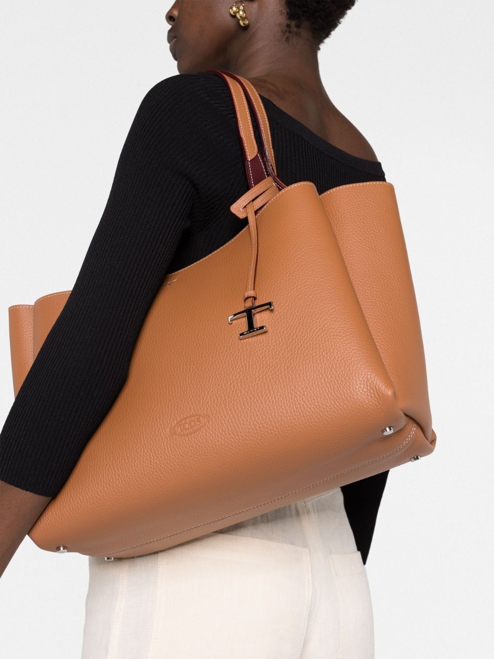 TOD'S Elegant Medium Leather Tote